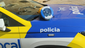 Desfibril·lador Samaritan cotxe policial
