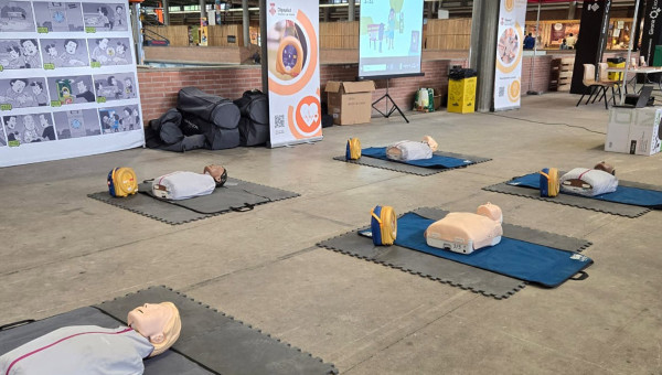 Cursos ús DEA i accions divulgative